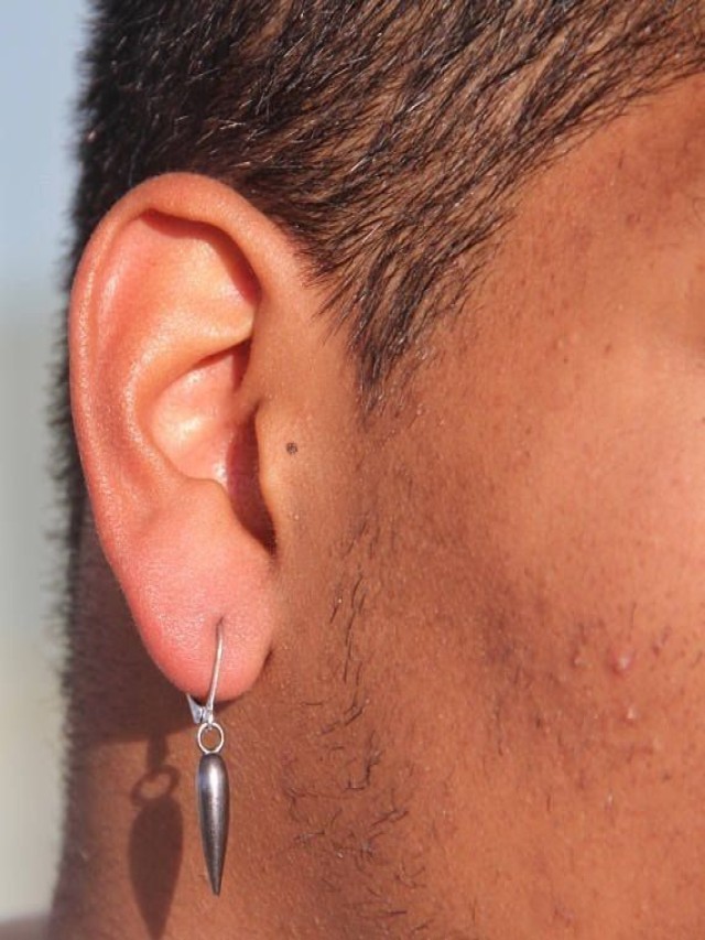 Lista 99+ Foto aretes en la oreja de hombre Cena hermosa