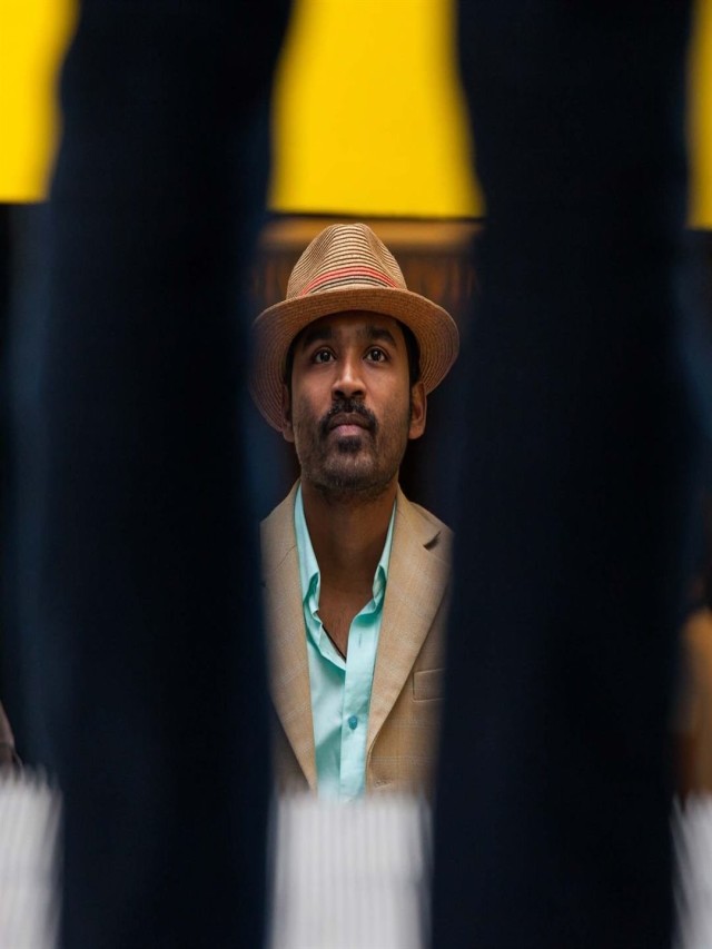 Arriba 100+ Foto de la india a paris en un armario de ikea trailer Mirada tensa