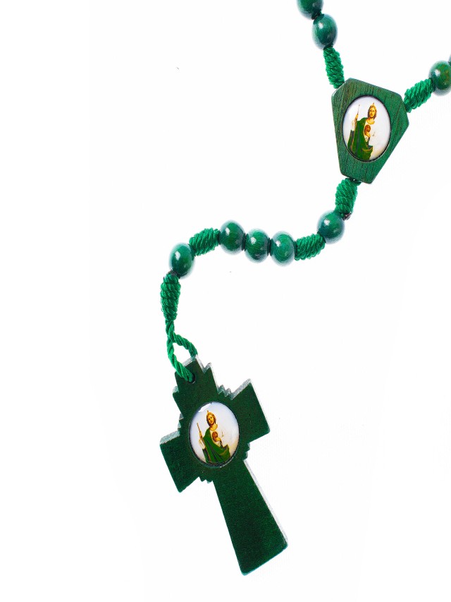 Sintético 91+ Foto el rosario de san judas tadeo Mirada tensa