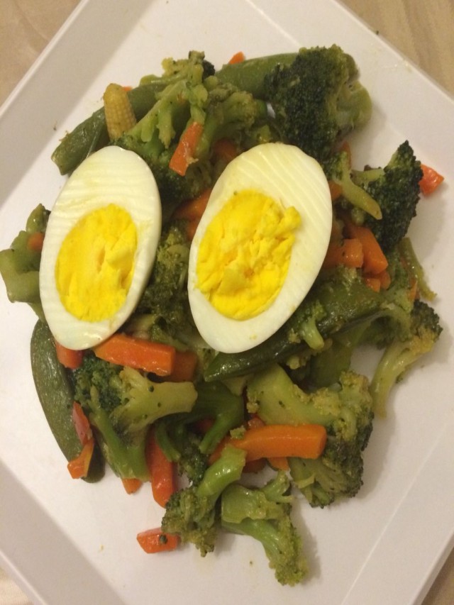 Lista 91+ Foto ensalada de verduras con huevo cocido Mirada tensa