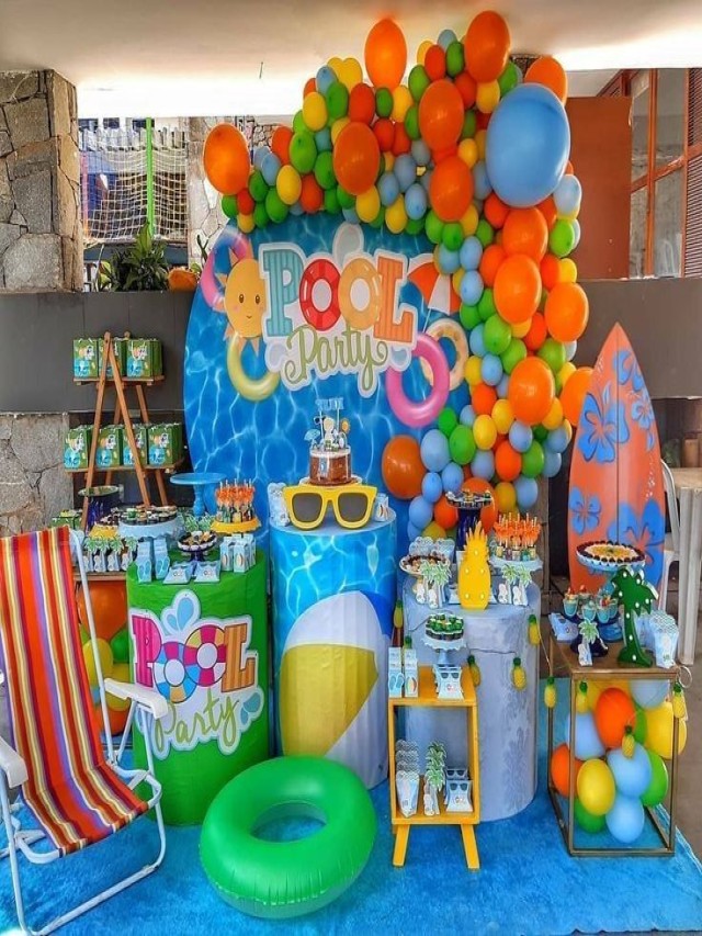 Lista 93+ Foto fiesta de cumpleaños en la piscina para niños Mirada tensa