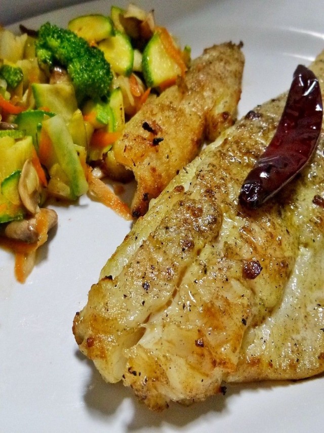 Sintético 90+ Foto filete de pescado con verduras al horno Cena hermosa