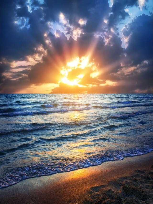 Lista 92+ Foto foto puesta de sol en el mar Mirada tensa