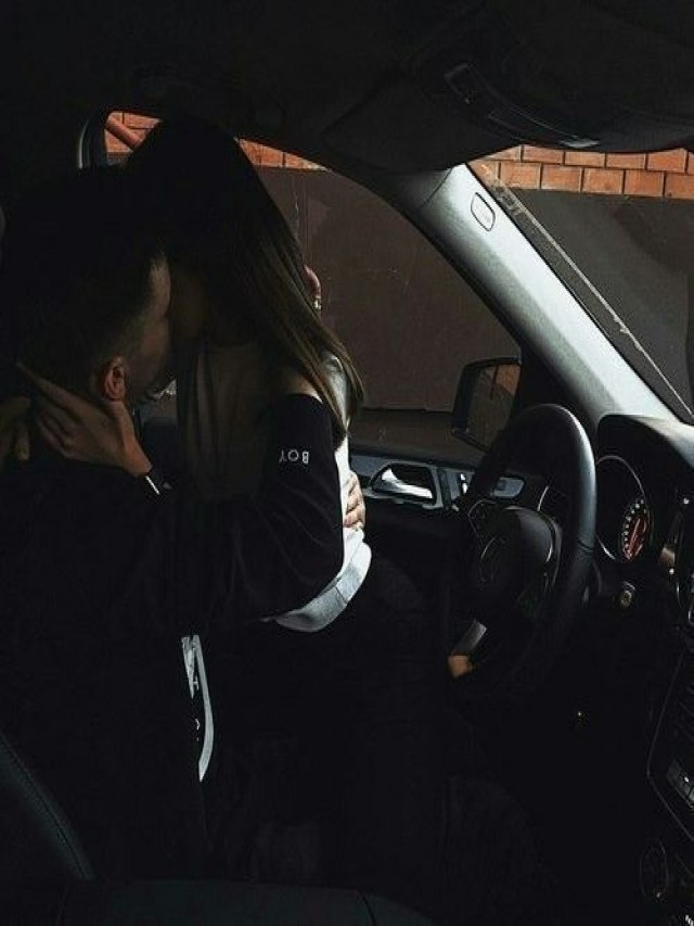 Lista 102+ Foto fotos de parejas en carro de noche Cena hermosa
