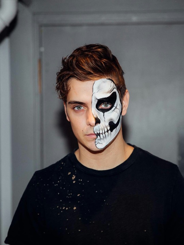Lista 100+ Foto imagenes de maquillaje de halloween para hombres Mirada tensa