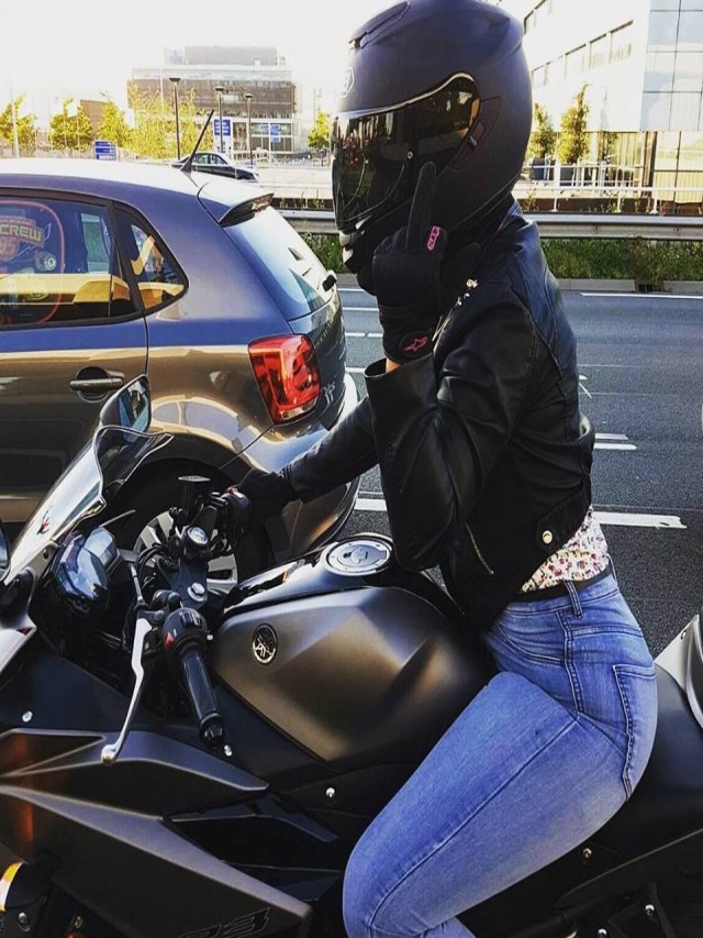 Lista 103+ Foto imagenes de mujeres en moto con casco Cena hermosa
