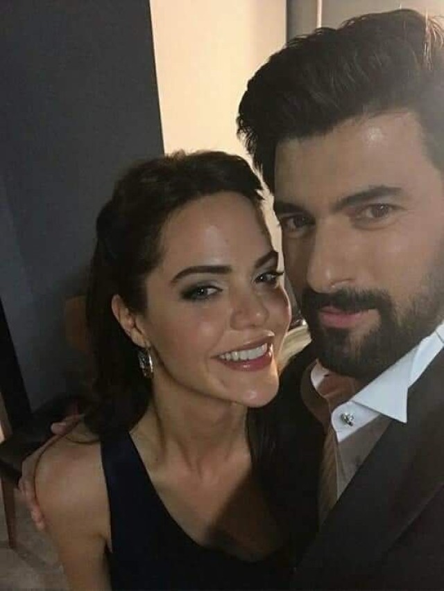 Arriba 100+ Foto mehmet akif alakurt pareja en la vida real instagram oficial Cena hermosa