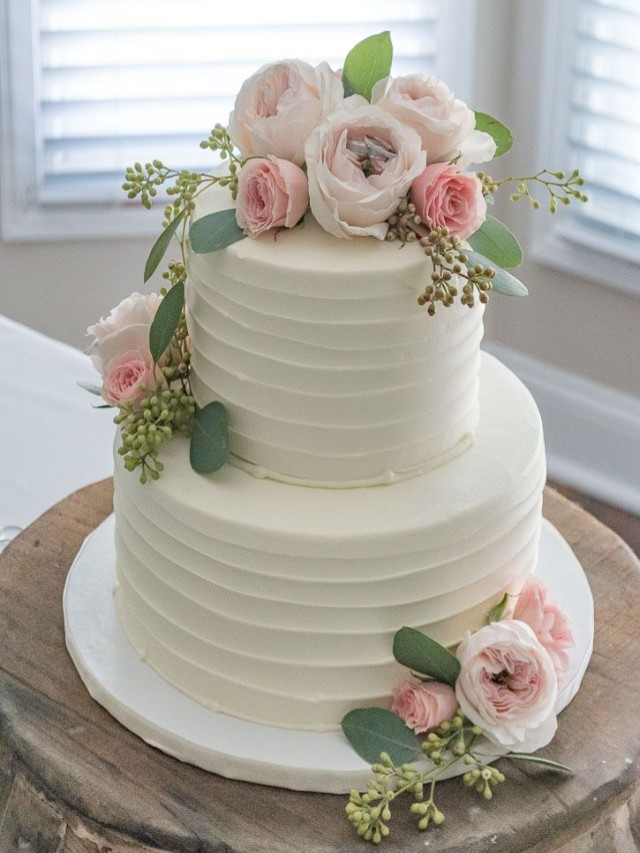 Lista 97+ Foto pasteles de boda con flores naturales Mirada tensa