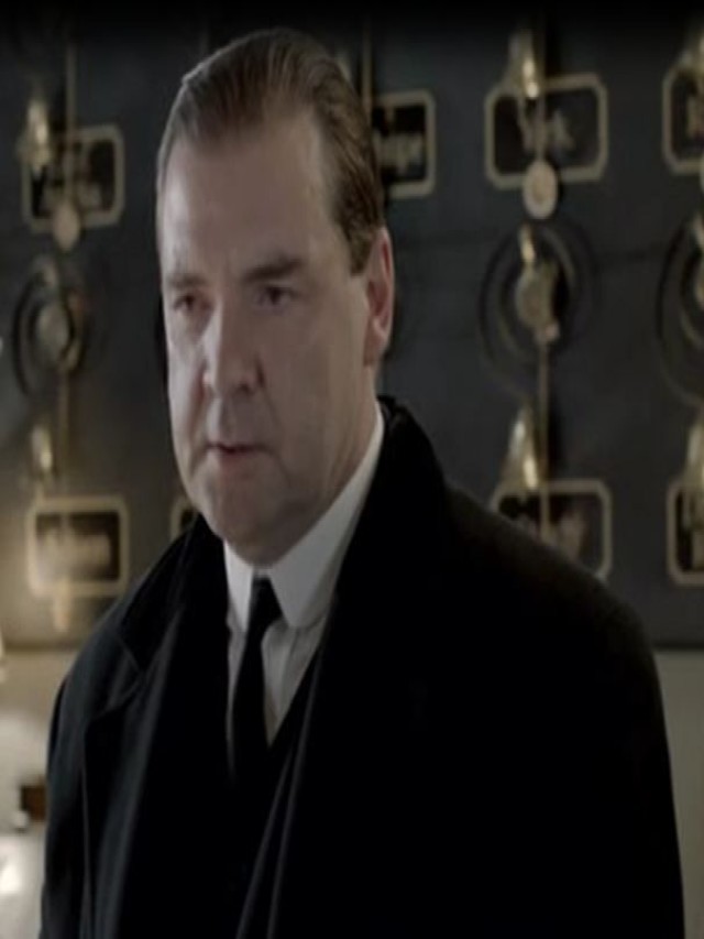 Sintético 96+ Foto películas y programas de tv de brendan coyle Mirada tensa