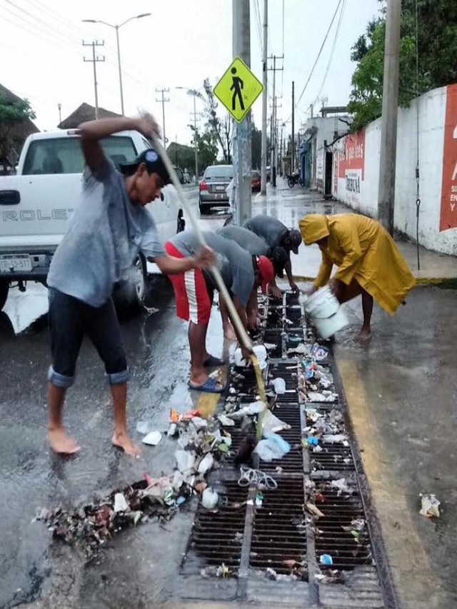 Lista 99+ Foto personas tirando basura en la calle El último
