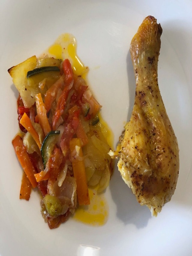 Arriba 100+ Foto pollo al horno con papas y verduras Alta definición completa, 2k, 4k
