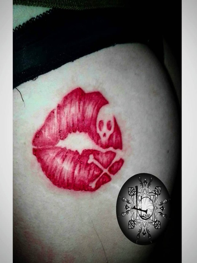 Lista 96+ Foto que significa el tatuaje de un beso Cena hermosa