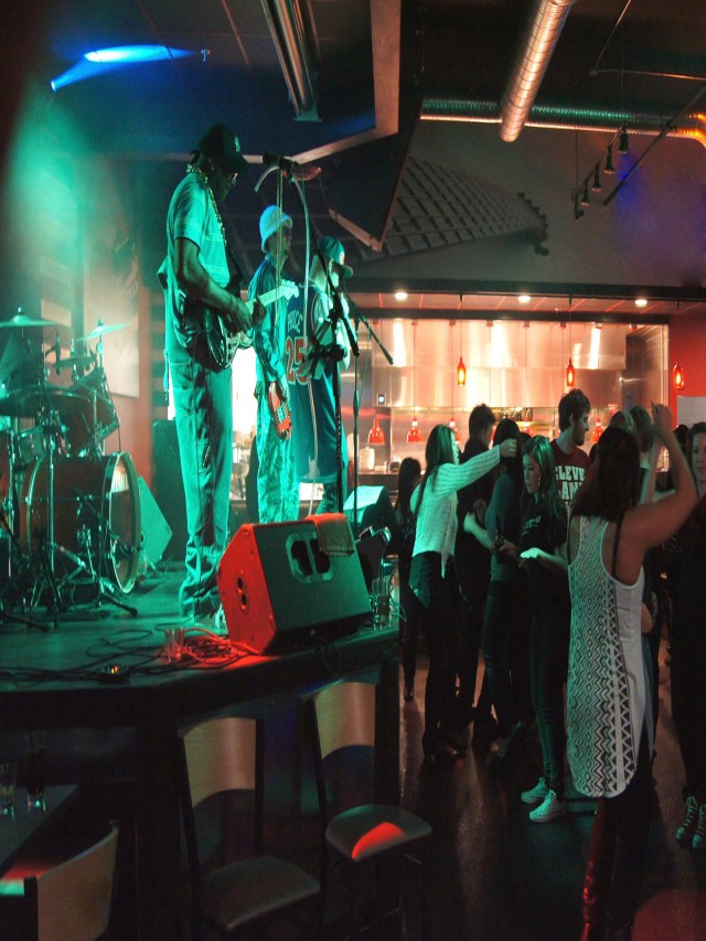 Sintético 94+ Foto restaurante bar con musica en vivo Cena hermosa