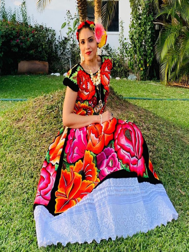 Álbumes 102+ Foto ropa típica de oaxaca para mujeres Mirada tensa