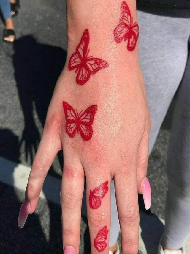 Arriba 103+ Foto tattoo de mariposa en la mano Actualizar