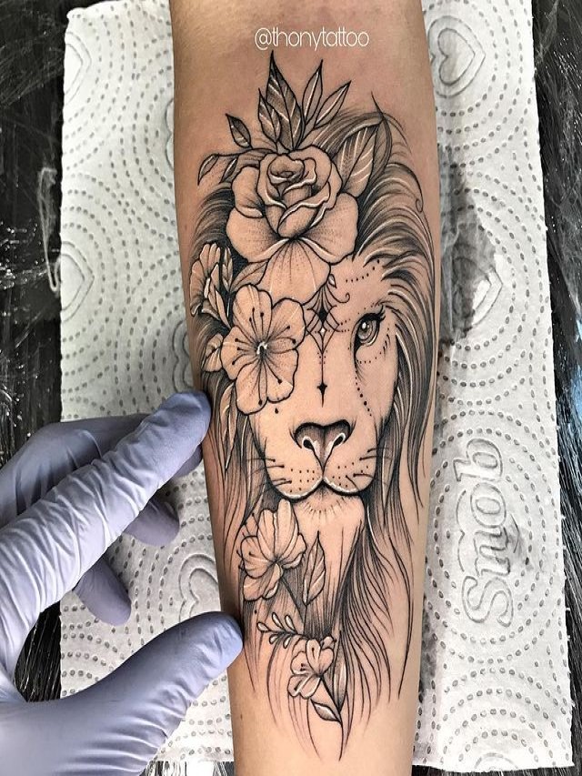 Álbumes 104+ Imagen tatuaje de leona con flores para mujer Cena hermosa