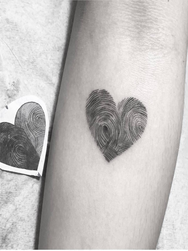 Lista 100+ Imagen tatuaje de manos formando un corazon Actualizar