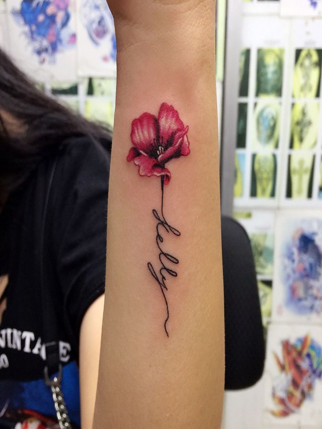 Lista 96+ Imagen tatuaje de flor con nombre en el tallo Cena hermosa