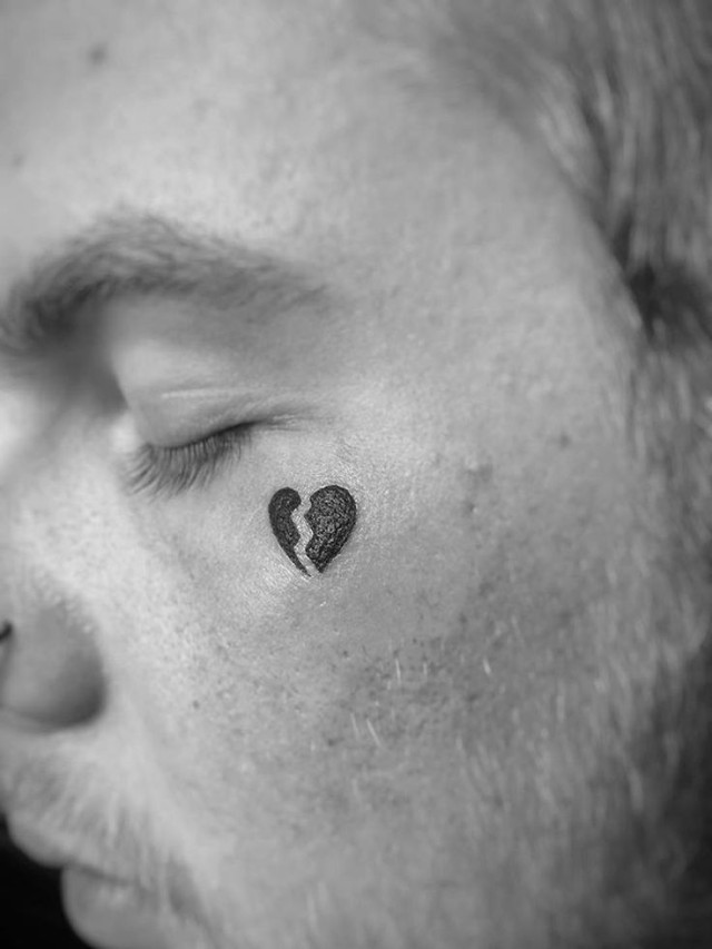 Arriba 105+ Foto tatuaje de corazón roto en la cara Alta definición completa, 2k, 4k