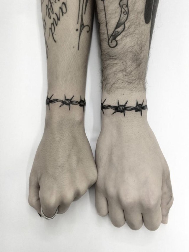 Lista 103+ Foto tatuaje de espinas en la mano Mirada tensa