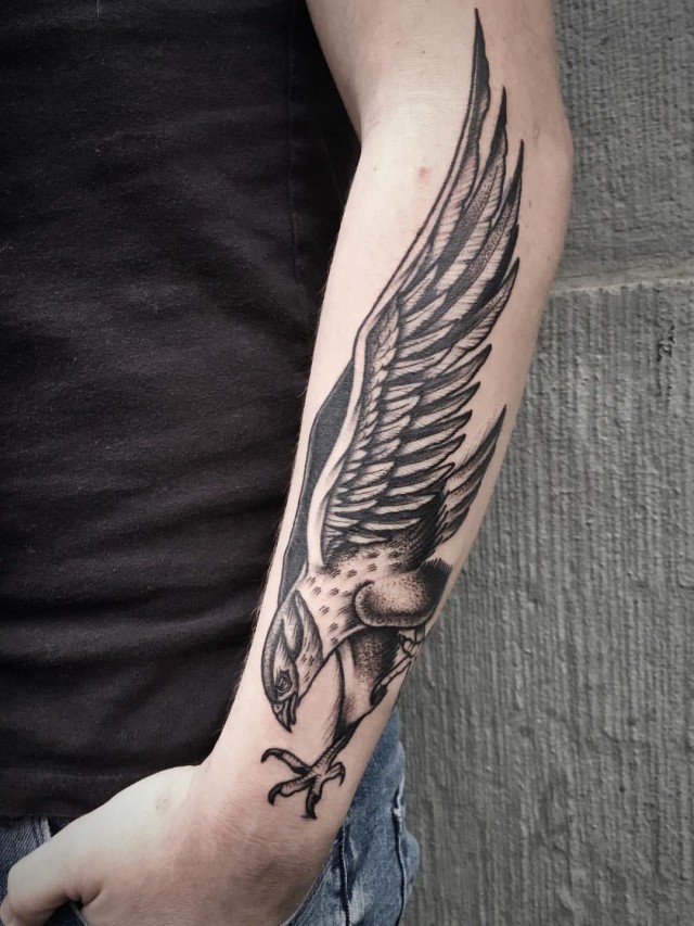 Sintético 93+ Foto tatuaje de halcón en el brazo Alta definición completa, 2k, 4k