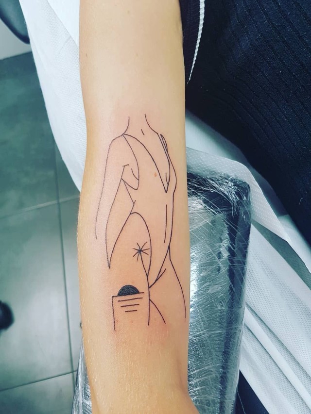 Arriba 99+ Foto tatuaje de una silueta de mujer Mirada tensa