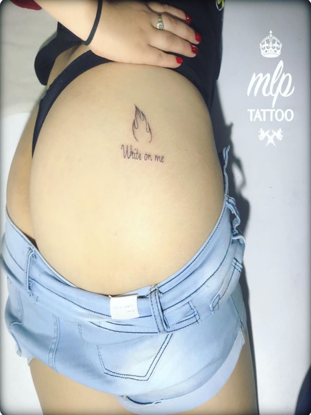 Arriba 100+ Imagen tatuajes debajo de la cola para mujer El último