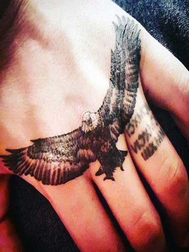 Sintético 100+ Foto tatuajes de águilas en la mano Actualizar