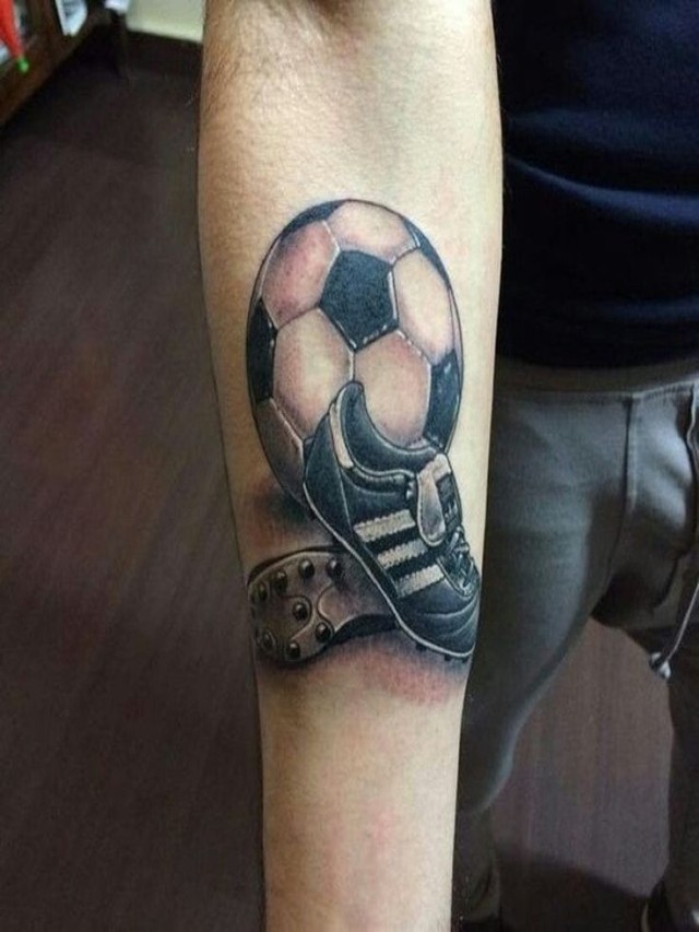 Lista 90+ Foto tatuajes de balones de futbol en el brazo Mirada tensa
