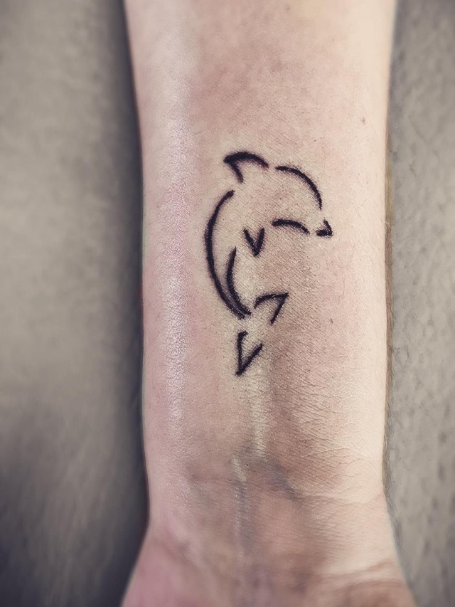 Lista 92+ Foto tatuajes de delfines en blanco y negro Mirada tensa