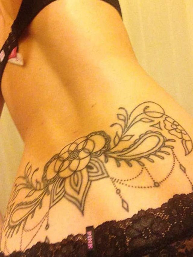 Álbumes 103+ Foto tatuajes de espalda baja para mujeres Lleno