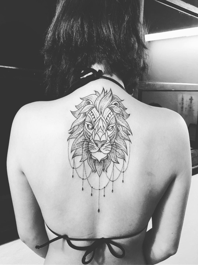 Sintético 92+ Foto tatuajes de leon en la espalda para mujer Lleno