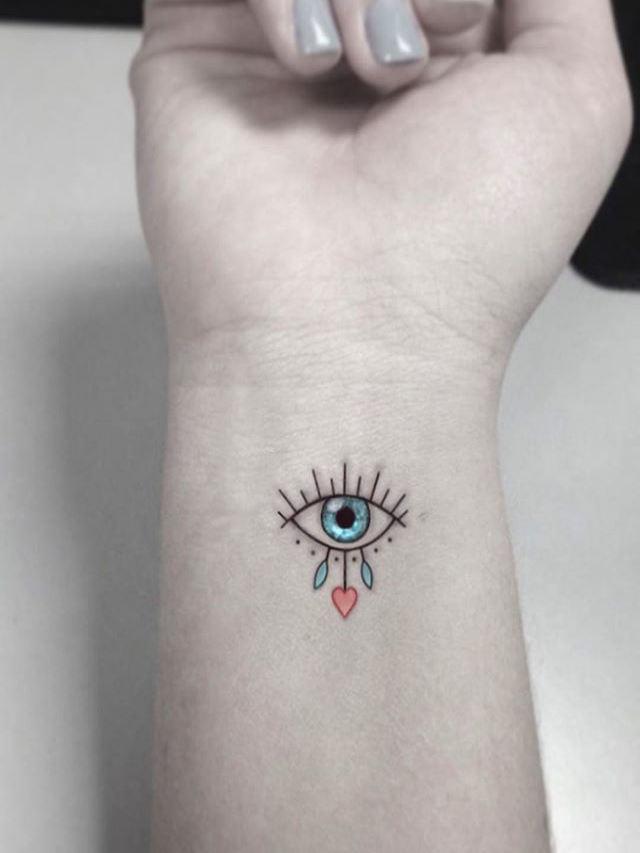 Sintético 96+ Foto tatuajes de los ojos de mi novia Mirada tensa