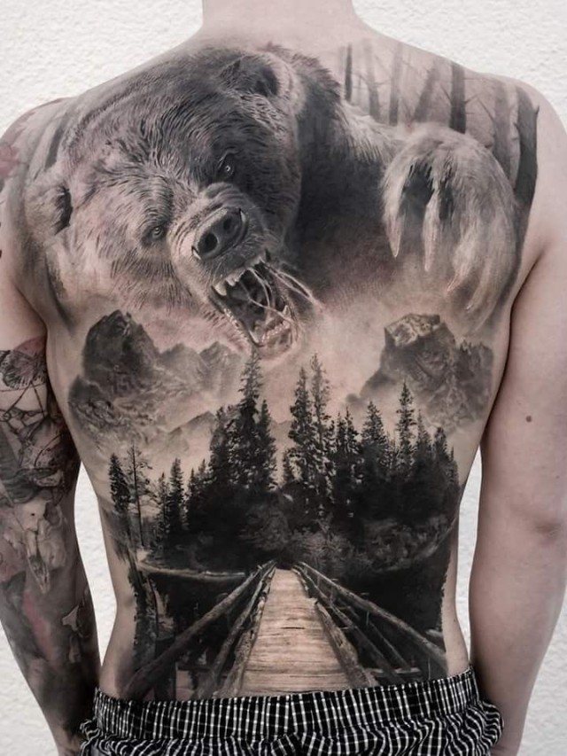Lista 98+ Foto tatuajes de oso en la espalda Mirada tensa