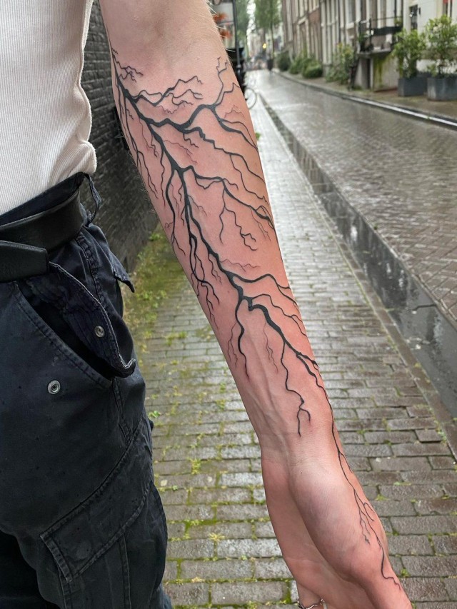Sintético 101+ Foto tatuajes de relámpagos en el brazo El último