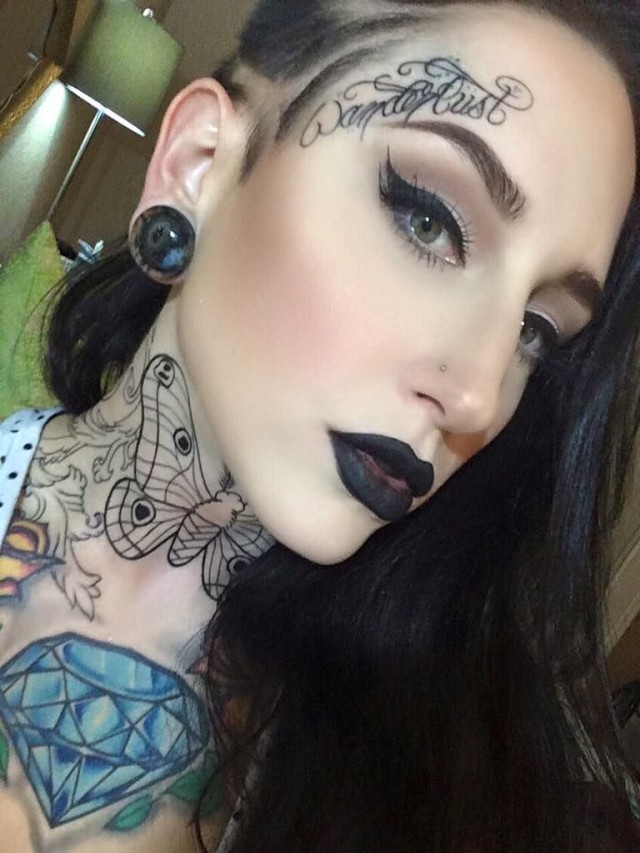 Lista 104+ Foto tatuajes en el rostro para mujeres Mirada tensa