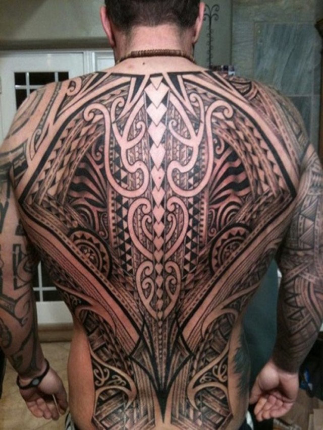 Arriba 93+ Foto tatuajes en toda la espalda para hombres Actualizar
