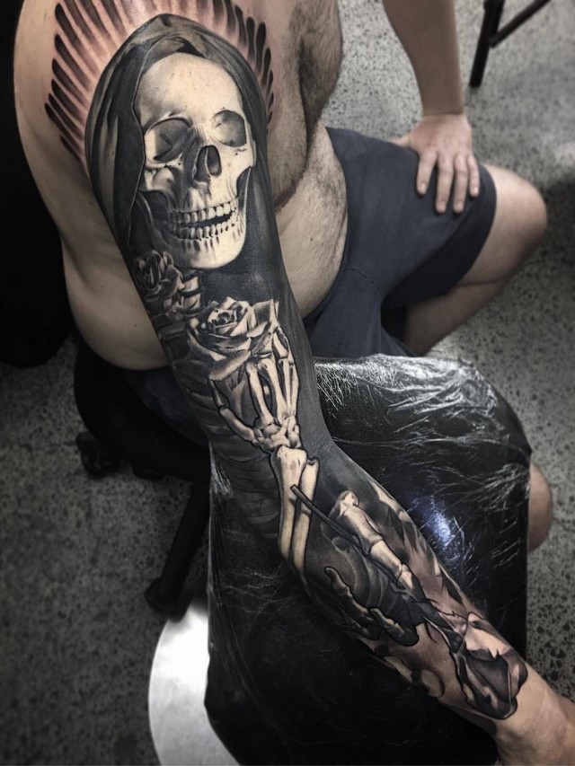 Sintético 105+ Foto tatuajes para hombre en el brazo de la santa muerte El último