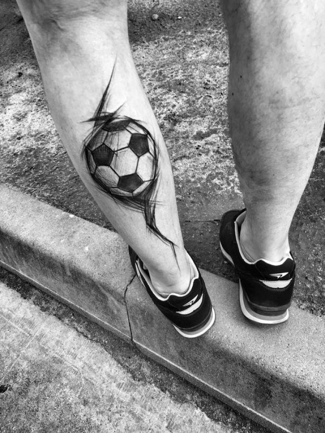 Sintético 102+ Foto tatuajes para hombres en la pierna pequeños de futbol Actualizar