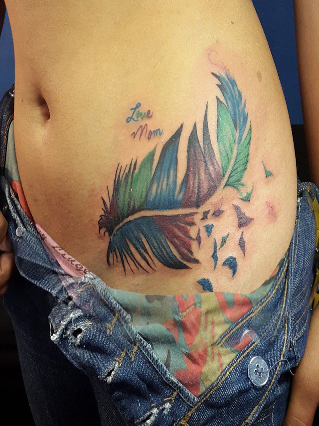 Sintético 104+ Foto tatuajes para mujer en la cadera Cena hermosa