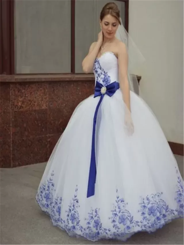 Arriba 92+ Foto vestidos de novia blanco con azul Actualizar