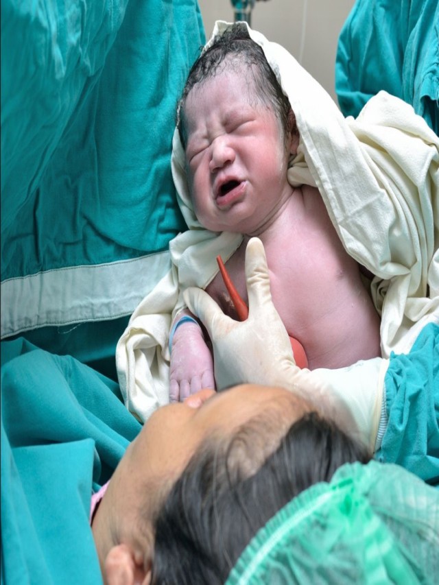 Arriba 100+ Foto video de como nace un bebe Cena hermosa