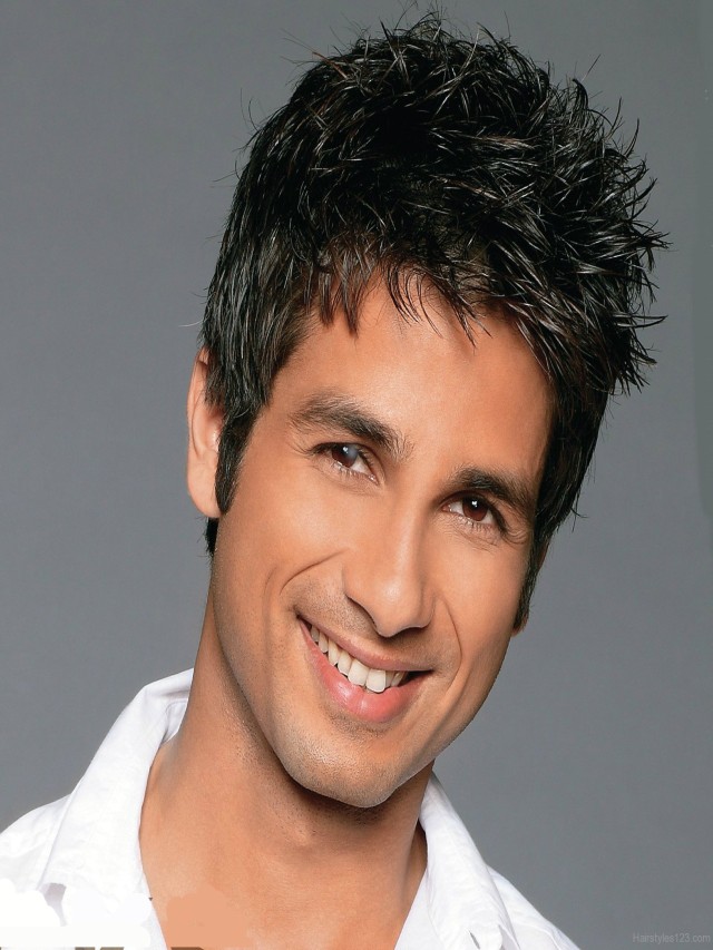 Álbumes 92+ Imagen what is the face shape of shahid kapoor Mirada tensa