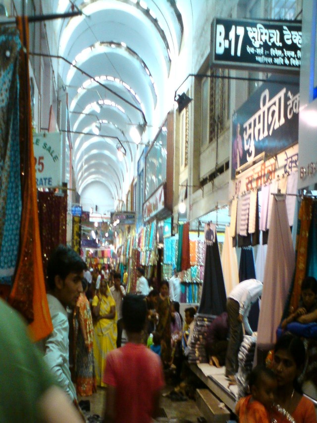 Arriba 94+ Imagen wholesale 20 famous textile market in surat Alta definición completa, 2k, 4k